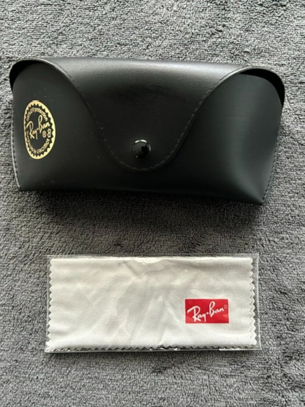 Ray-Ban Black Soft Leather Sunglasses Case with Cleaning Cloth